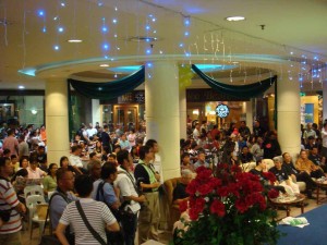 Supporters of Penang Earth Hour waiting anxiously for the countdown at 8.30pm